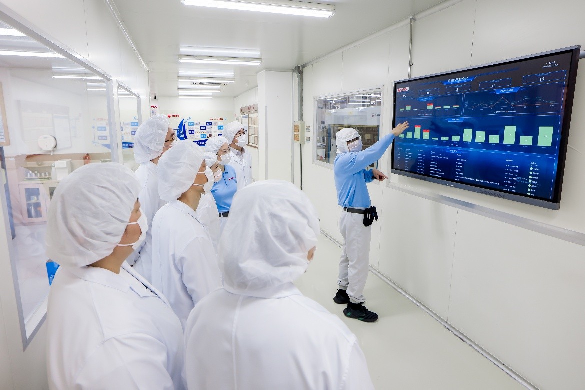 好麗友上海工廠開(kāi)放日 數(shù)智化品質(zhì)體系守護(hù)舌尖上的安全